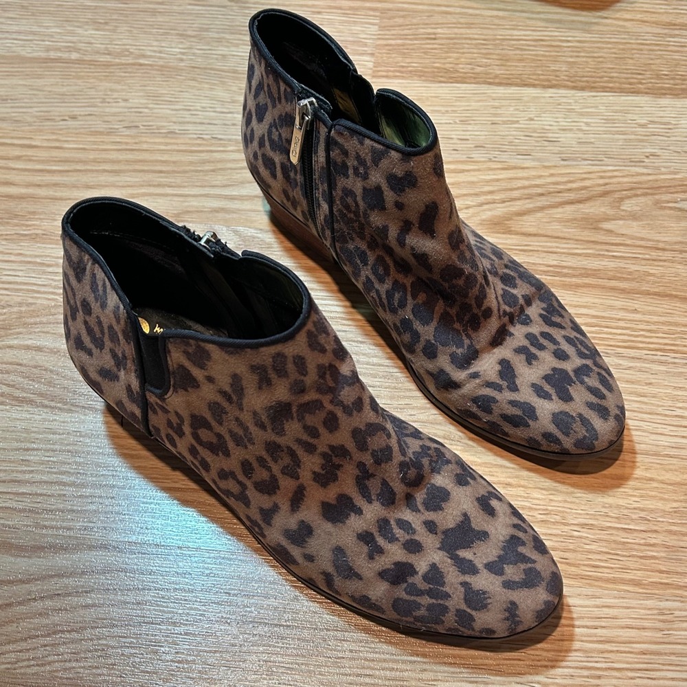 Circus by Sam Edelman Leopard Print Ankle Boots Brown Tan Size 9.5 Low Heel